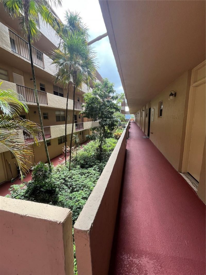 403 NW 68th Ave , Unit 206, Plantation, FL 33317 Photo