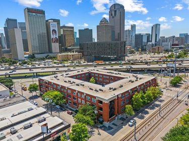 2502 Live Oak Street, Unit 235, Dallas, TX 75204