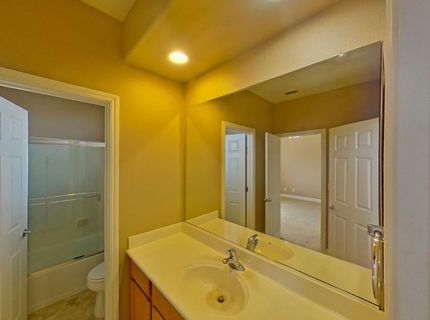 1692 Woodhaven Cir, Roseville, CA 95747 Photo