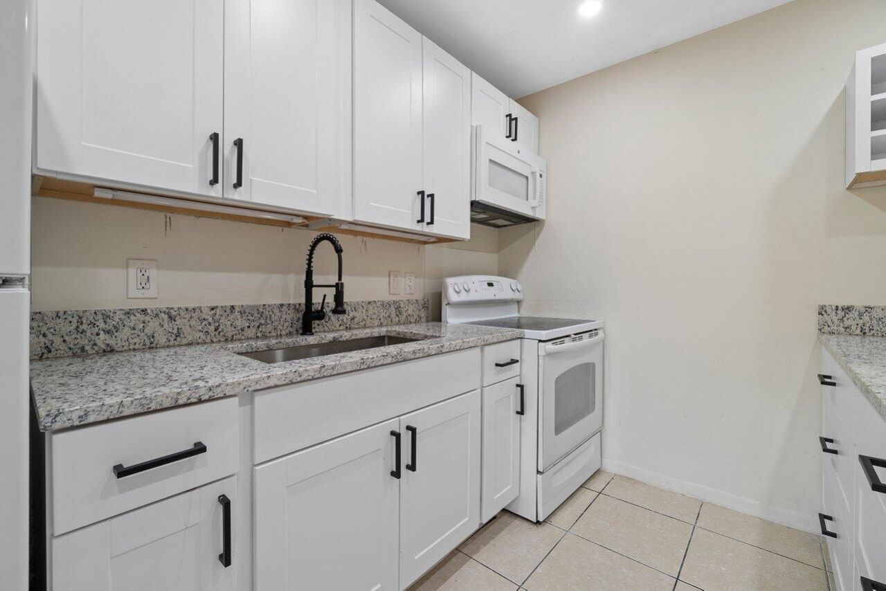 5854 Kumquat Road, Unit A, Royal Palm Estates, FL 33413 Photo