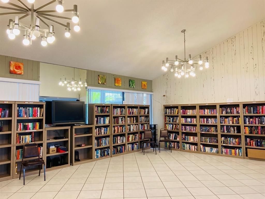 2314 S Cypress Bend Drive, Unit 614, Pompano Beach, FL 33069 Photo