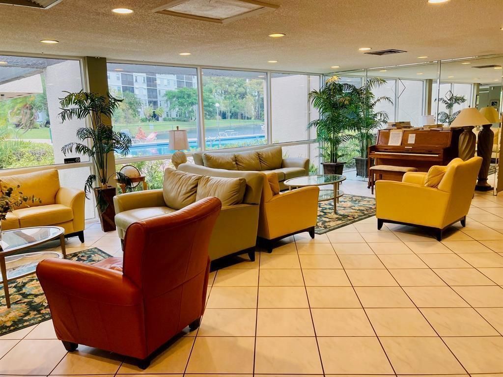 2314 S Cypress Bend Drive, Unit 614, Pompano Beach, FL 33069 Photo