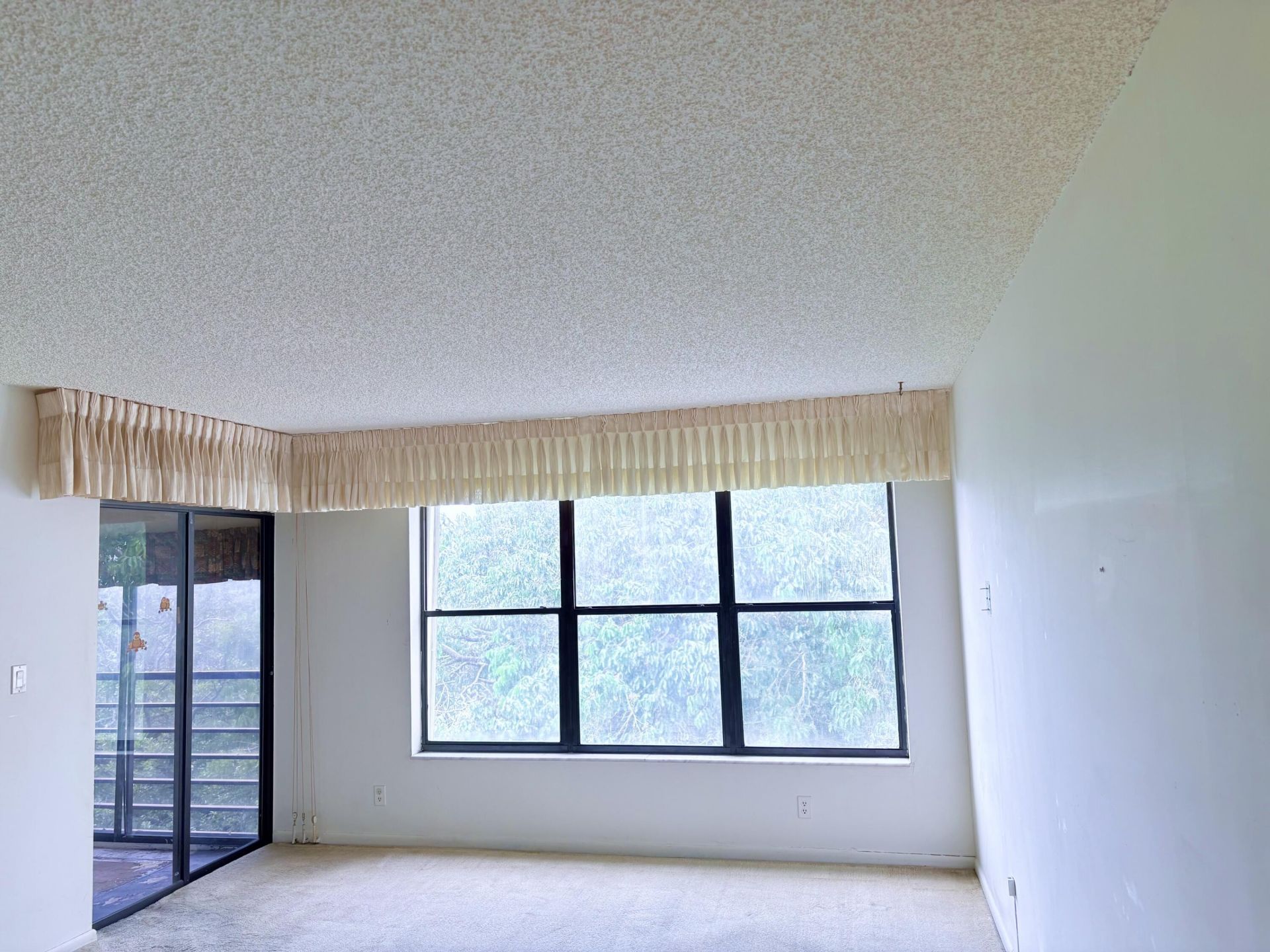 2314 S Cypress Bend Drive, Unit 614, Pompano Beach, FL 33069 Photo