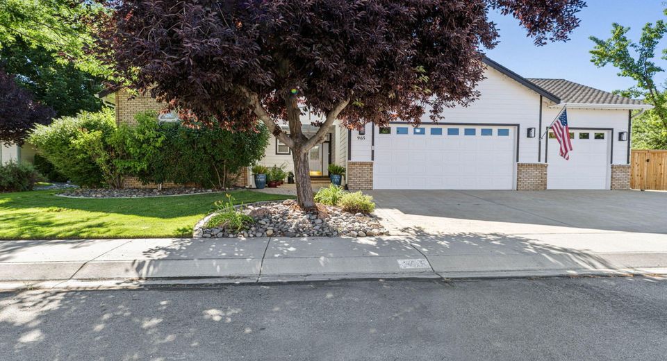 965 Springfield Drive, Gardnerville, NV 89460 Photo