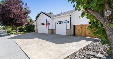 965 Springfield Drive, Gardnerville, NV 89460 Photo
