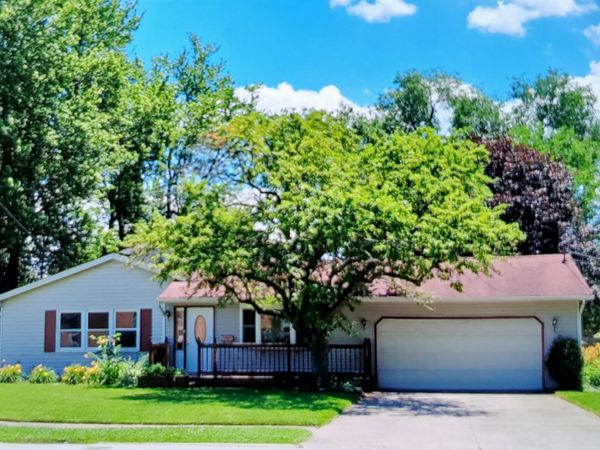 1402 Wood Street, Valparaiso, IN 46383