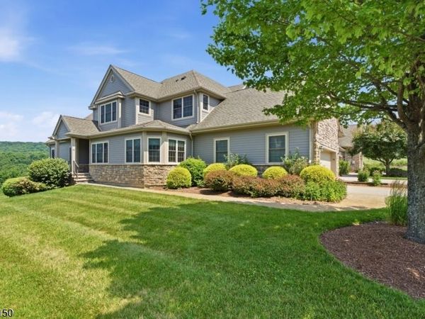 98 Tarrington Rd, Hardyston, NJ 07419