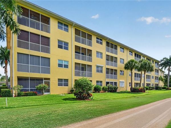 6820 Sterling Greens PL, Unit 402, NAPLES, FL 34104