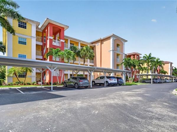 6820 Sterling Greens PL, Unit 402, NAPLES, FL 34104