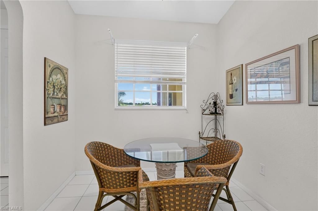 6820 Sterling Greens Pl, Unit 402, Naples, FL 34104 Photo