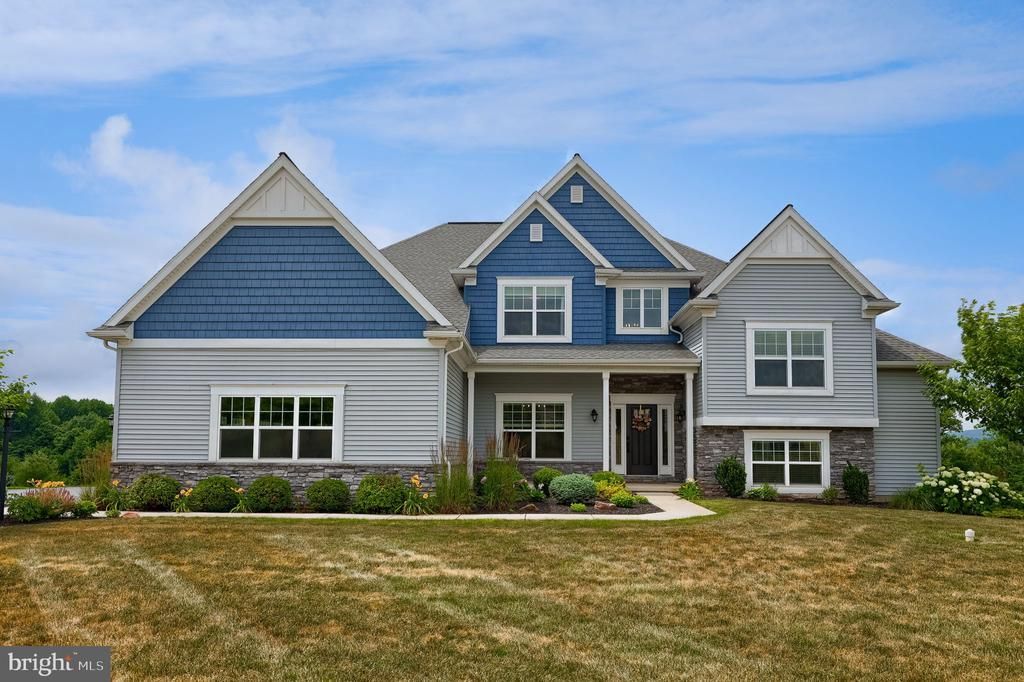 204 MUSTANG TRAIL, REINHOLDS, PA 17569