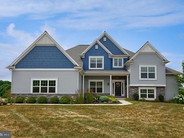 204 MUSTANG TRAIL, REINHOLDS, PA 17569