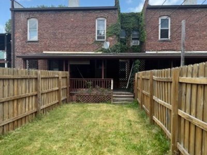 4309 Clinton Avenue, Cleveland, OH 44113 Photo 10