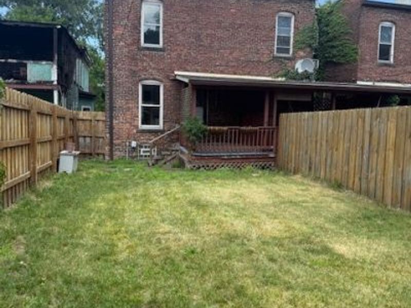 4309 Clinton Avenue, Cleveland, OH 44113 Photo 9