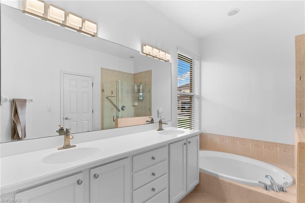 5005 Old Pond Dr, Naples, FL 34104 Photo