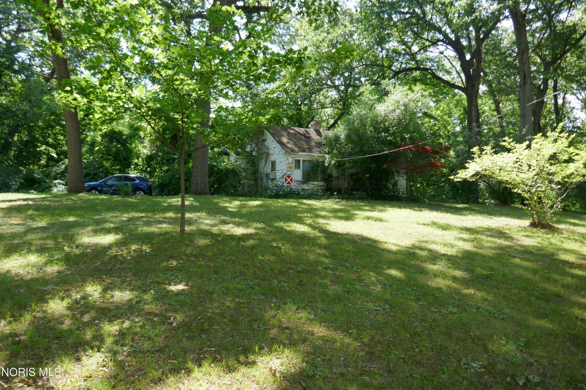 2430 Shetland Road, Toledo, OH 43617 Main Photo