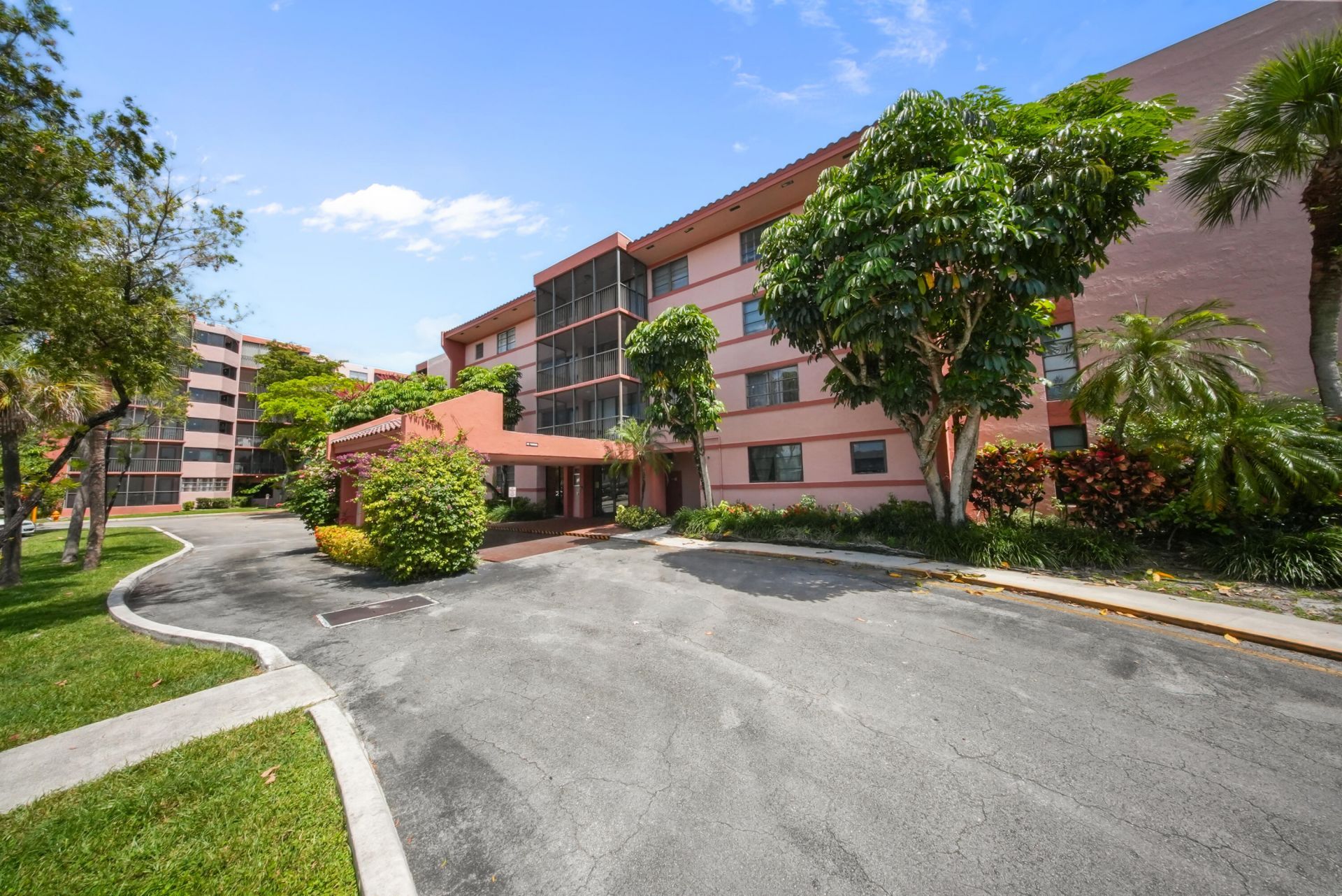 20860 San Simeon Way, Unit 109-6, Miami, FL 33179 Photo
