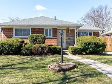 24641 Church Street, Oak Park, MI 48237