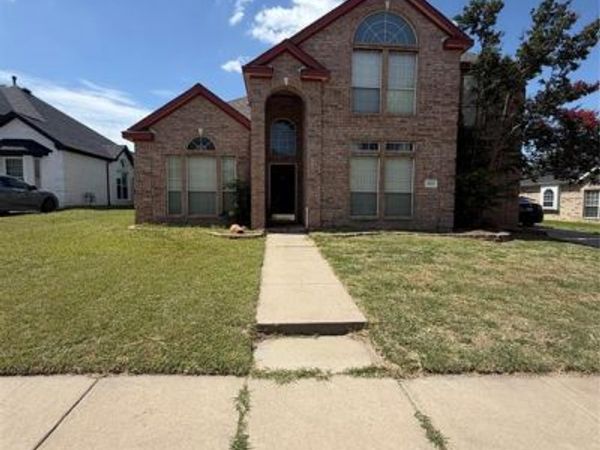 307 Fort Edward Drive, Arlington, TX 76002