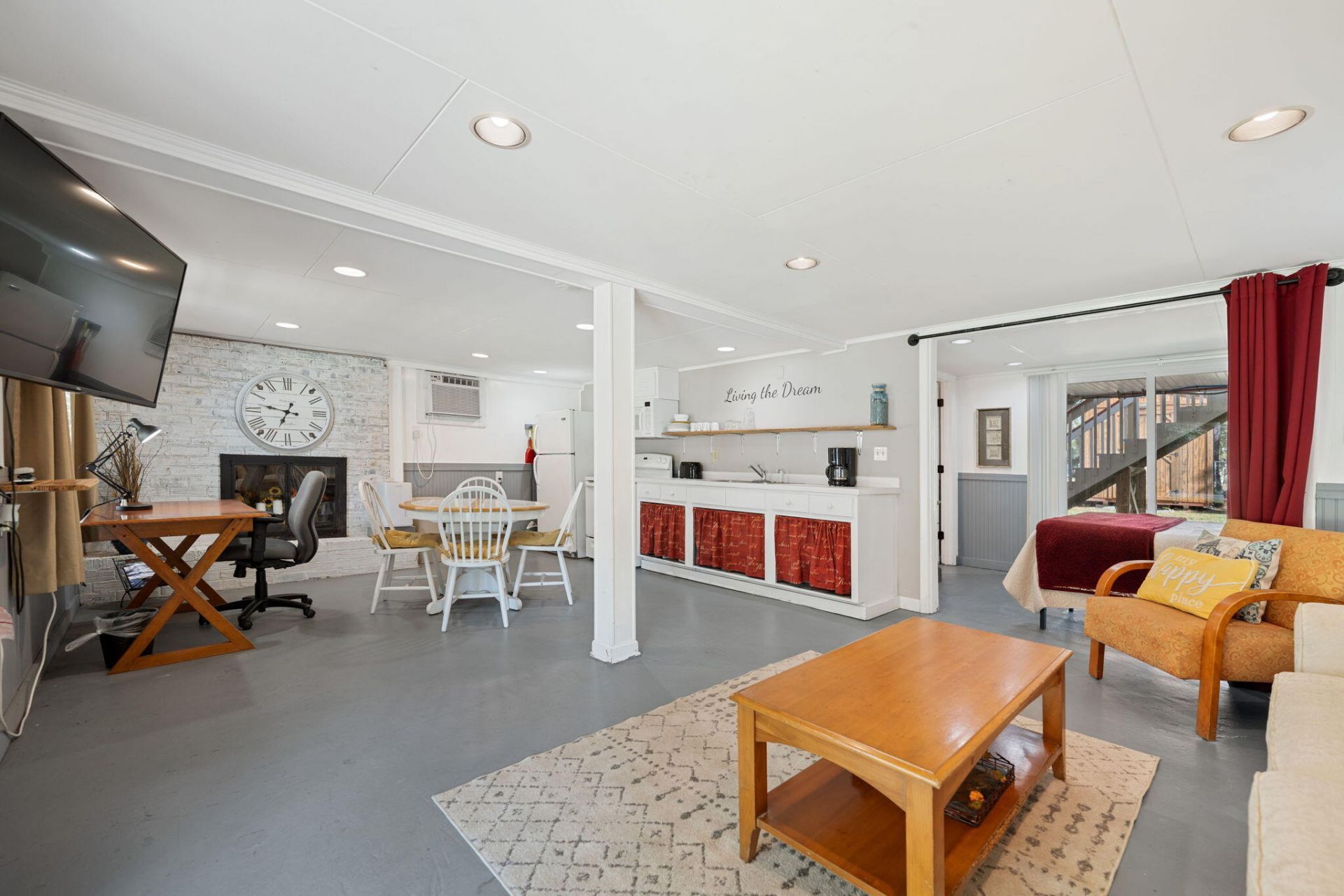 607 Portia Street Photo 37