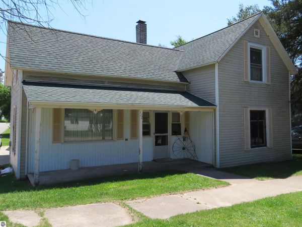 117 Church Street W, Tustin, MI 00000