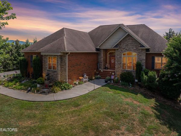 1551 Mint Meadows Drive, Maryville, TN 37803