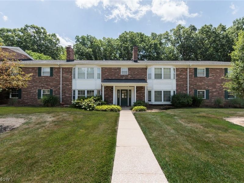 7020 Carriage Hill Drive, Unit 202, Brecksville, OH 44141 Photo 1