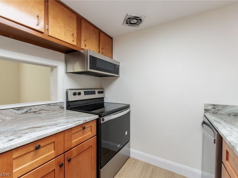7020 Carriage Hill Drive, Unit 202, Brecksville, OH 44141 Photo 13