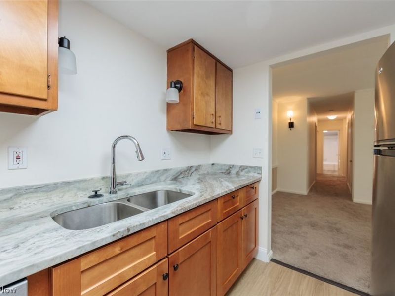 7020 Carriage Hill Drive, Unit 202, Brecksville, OH 44141 Photo 15