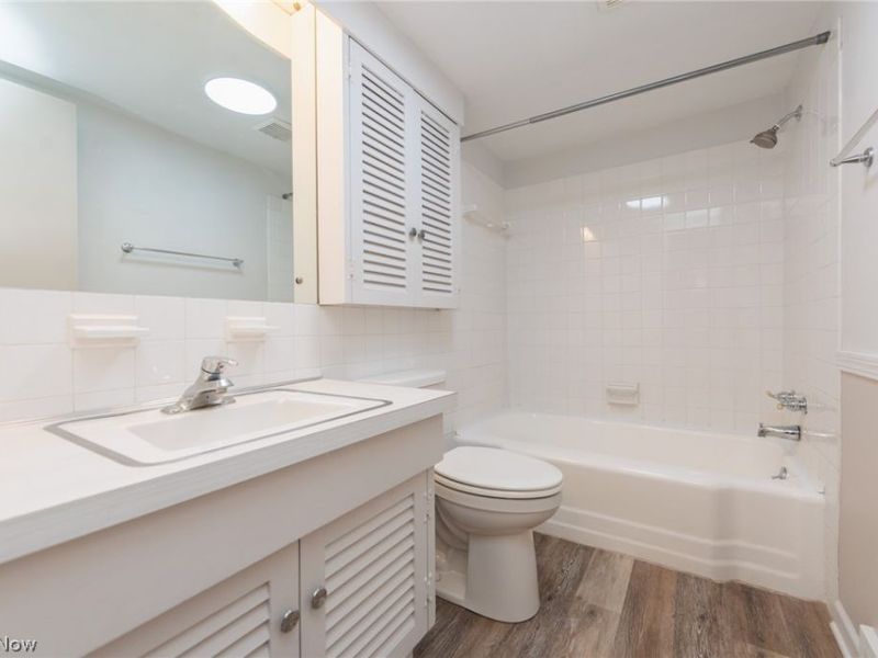 7020 Carriage Hill Drive, Unit 202, Brecksville, OH 44141 Photo 27