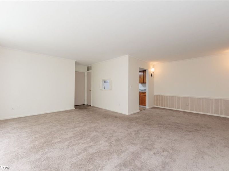 7020 Carriage Hill Drive, Unit 202, Brecksville, OH 44141 Photo 6