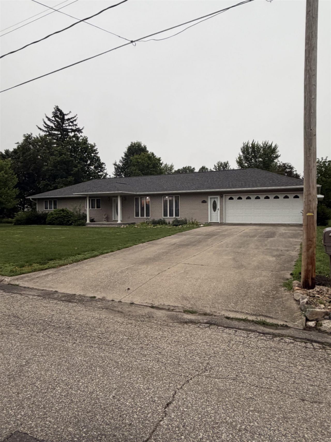 906 Iowa Street, Dysart, IA 52224 Main Photo