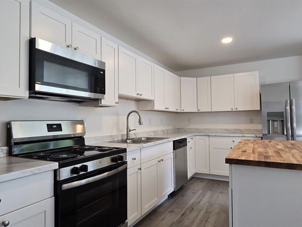 1578 Dover Road, Epsom, NH 03234