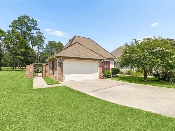 107 MOUNT CARMEL Court, Covington, LA 70435