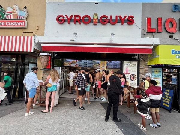 3013 E Las Olas Blvd , Fort Lauderdale, FL 33316