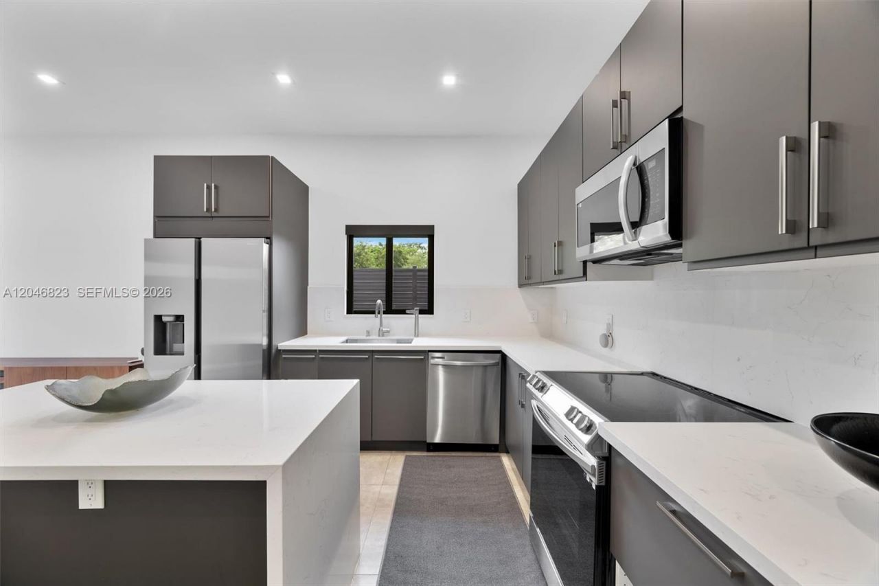95 NW 52nd St , Miami, FL 33127 Photo
