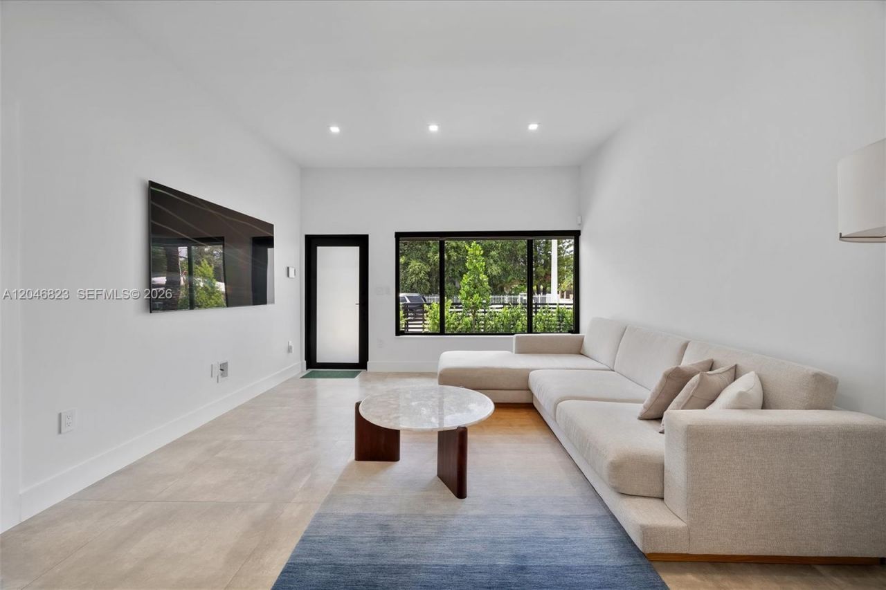 95 NW 52nd St , Miami, FL 33127 Photo