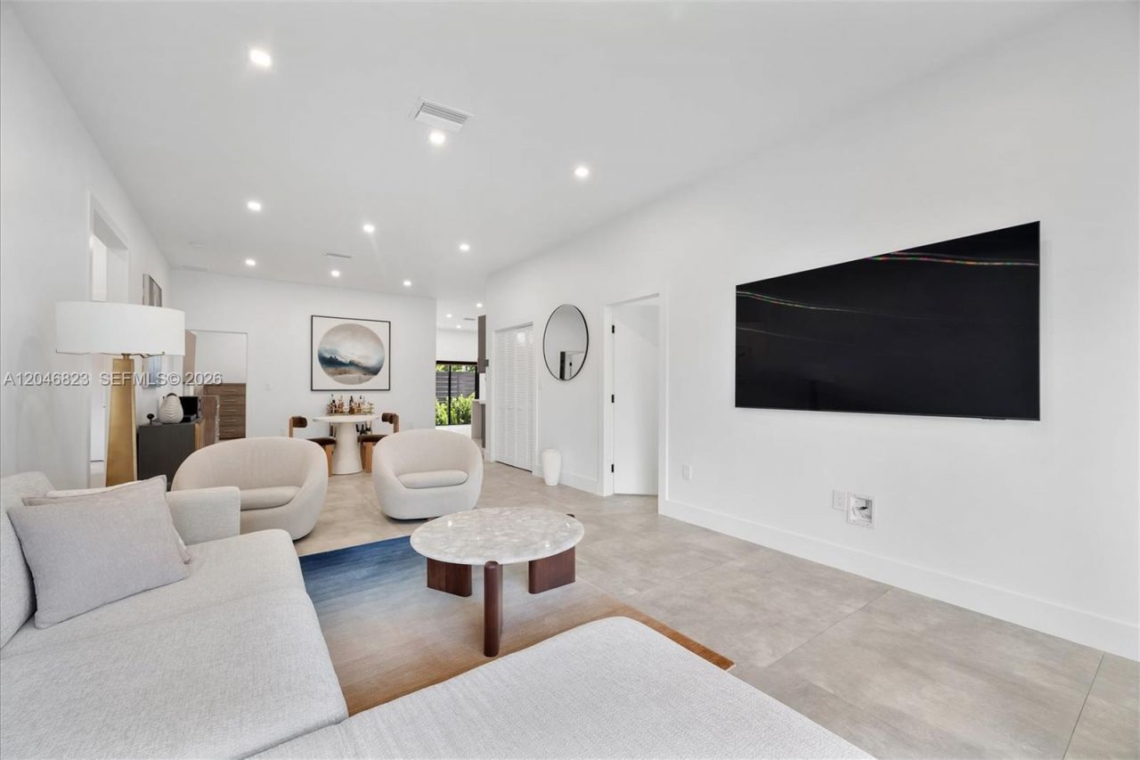 95 NW 52nd St , Miami, FL 33127 Photo