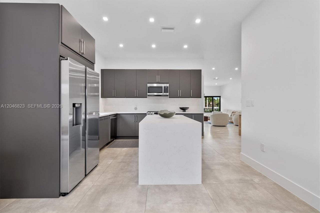 95 NW 52nd St , Miami, FL 33127 Photo