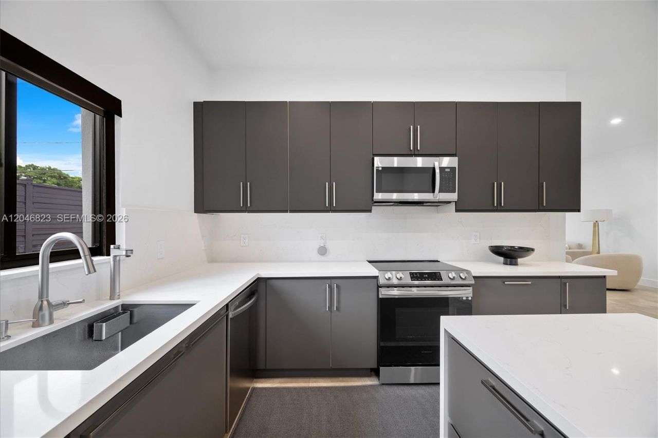 95 NW 52nd St , Miami, FL 33127 Photo