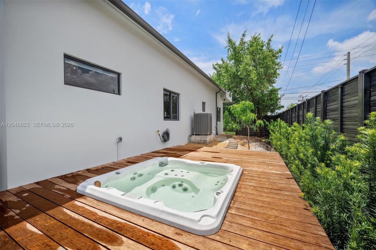 95 NW 52nd St , Miami, FL 33127 Photo