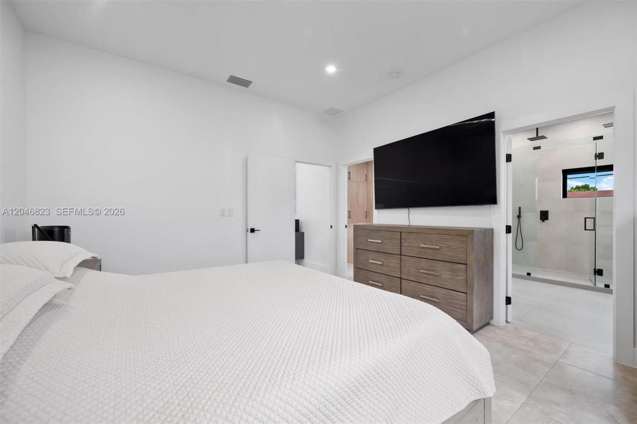 95 NW 52nd St , Miami, FL 33127 Photo