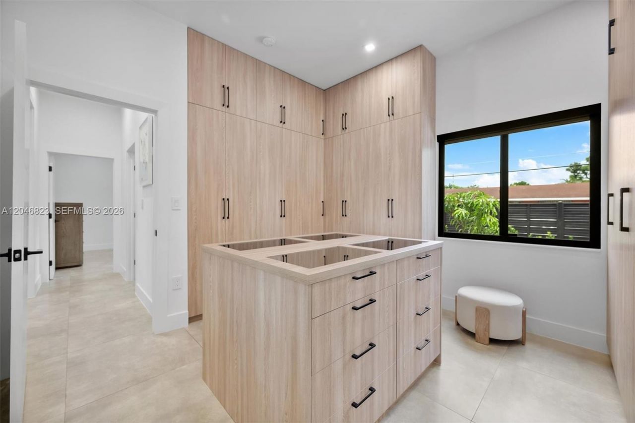 95 NW 52nd St , Miami, FL 33127 Photo