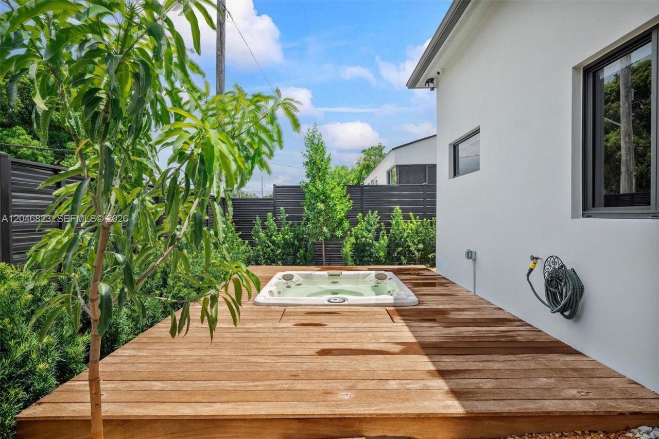95 NW 52nd St , Miami, FL 33127 Photo