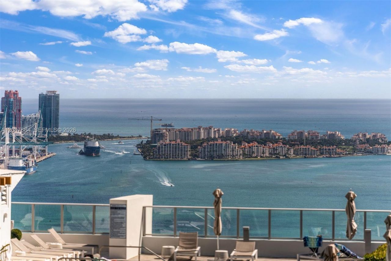 1000 Brickell Plz , Unit PH5203, Miami, FL 33131 Photo