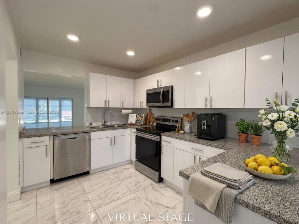 2861 NW 47th Ter, Unit 201A, Lauderdale Lakes, FL 33313 Photo