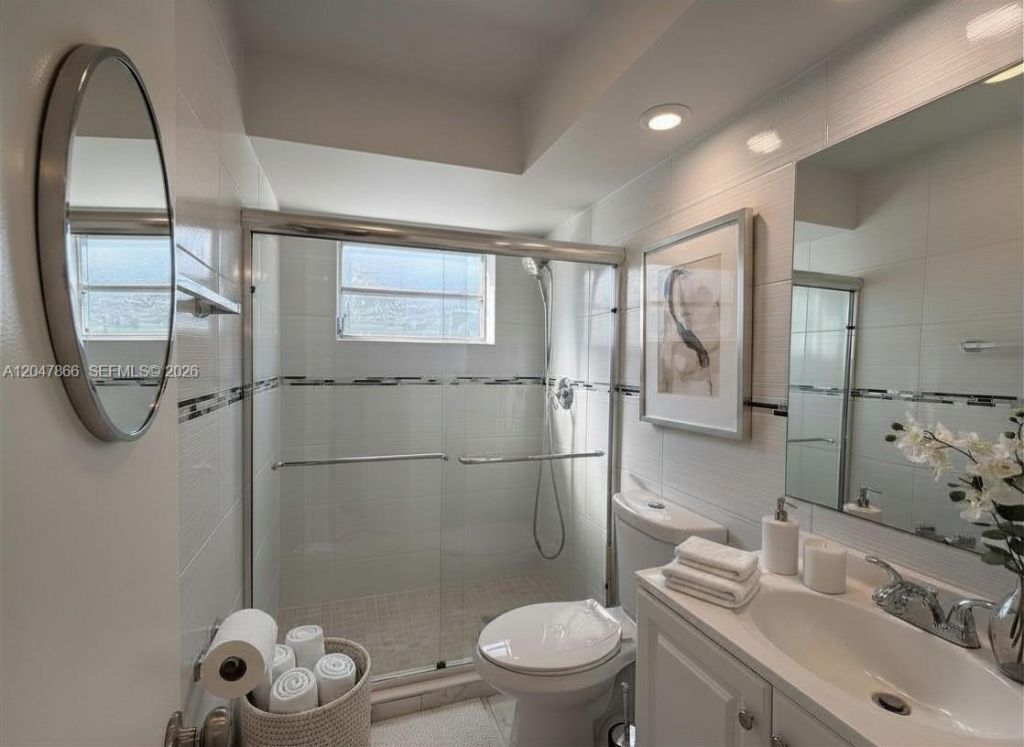 2861 NW 47th Ter, Unit 201A, Lauderdale Lakes, FL 33313 Photo