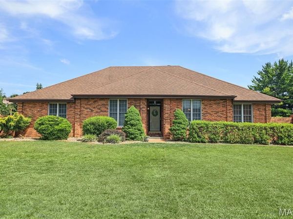 222 Hickory Ridge, Belleville, IL 62223