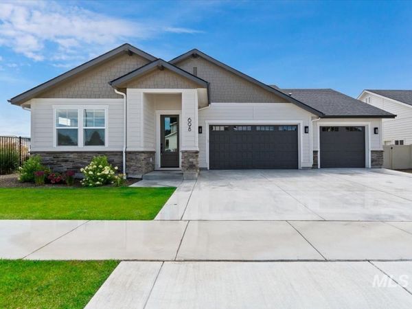 698 N Morning Glory Avenue, Eagle, ID 83616