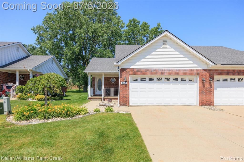 465 Victoria Lane, Romeo Vlg, MI 48065 Main Photo